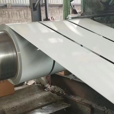 DX51D Malowana kolorowa cewka stalowa Biała Ral 9003 9016 Paski Ppgi